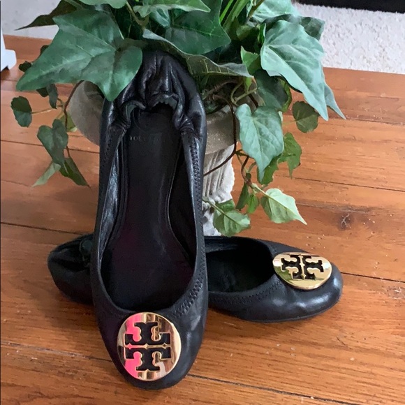 Tory Burch Shoes - 💎TORY BURCH Leather Flats💕Black w/Gold